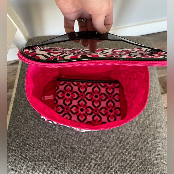 Tartan-Twine cosmetic bag set with a pink, black, and white floral pattern. - Picture 13 of 14